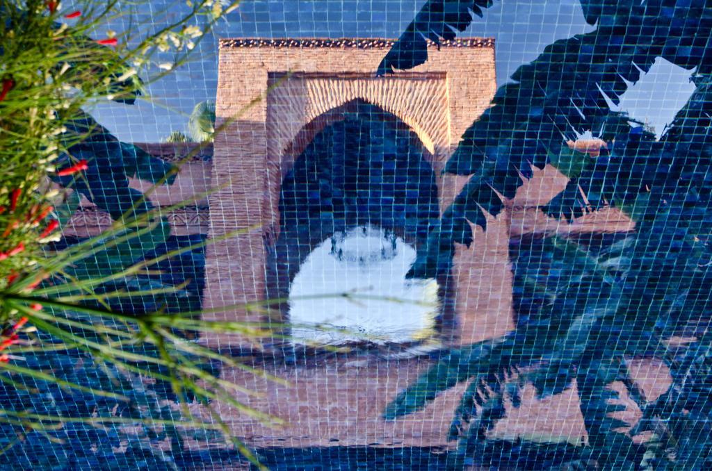 Tigmiza Boutique Hotel & Spa Ouled Jelal Exterior photo The window of the palace